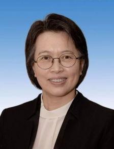 黄晓薇的背景,从基层干部到全国妇联主席的奋斗历程