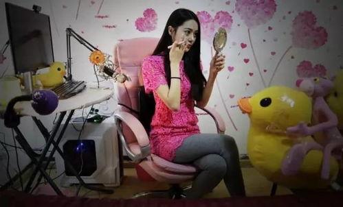 lol女主播用纸写巨乳,巨乳女主播的创意演绎