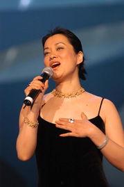 明星毛阿敏,歌坛常青树，岁月静好音犹在